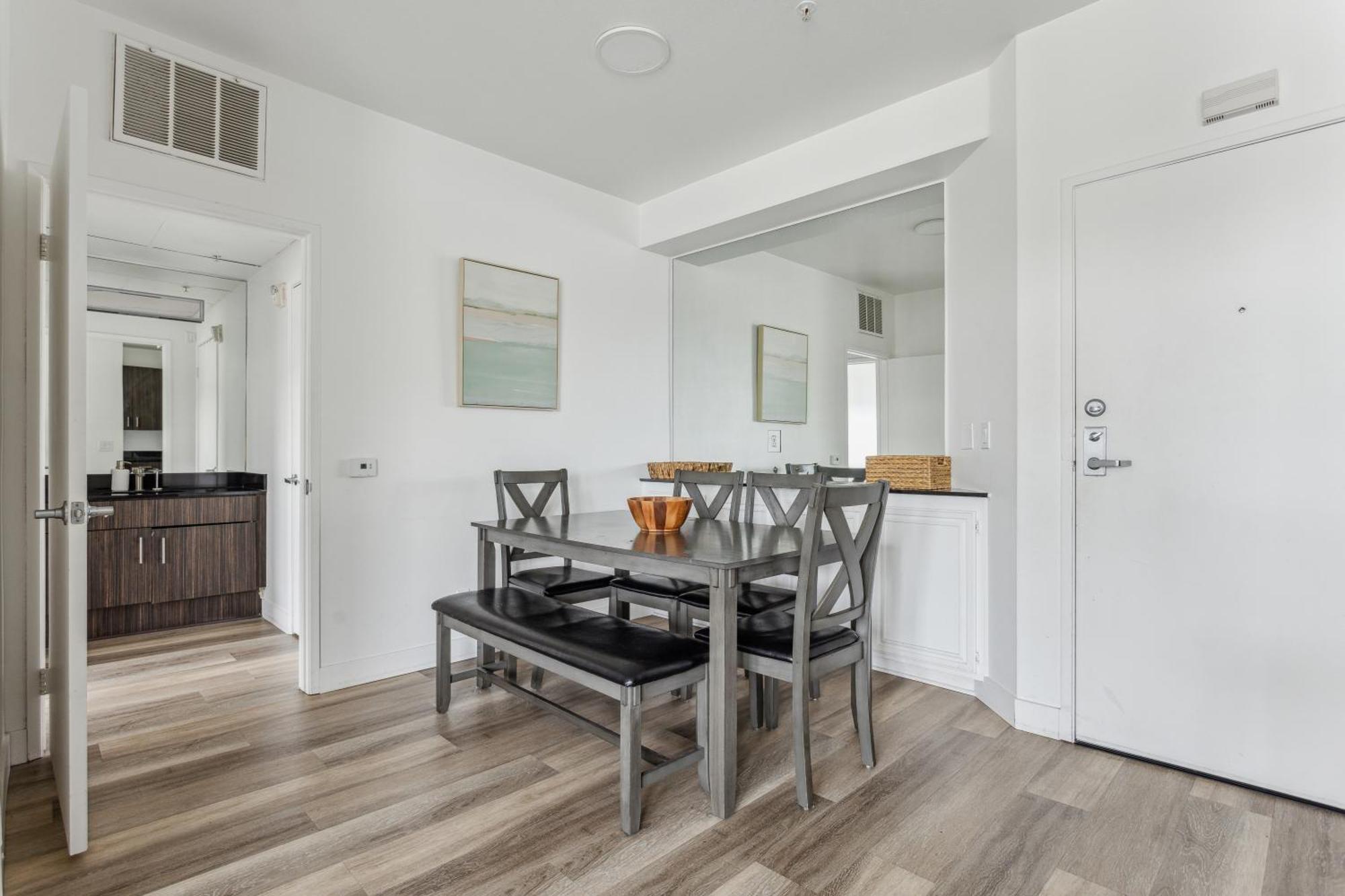 Aparthotel One Bedroom Remodeled Unit Los Angeles